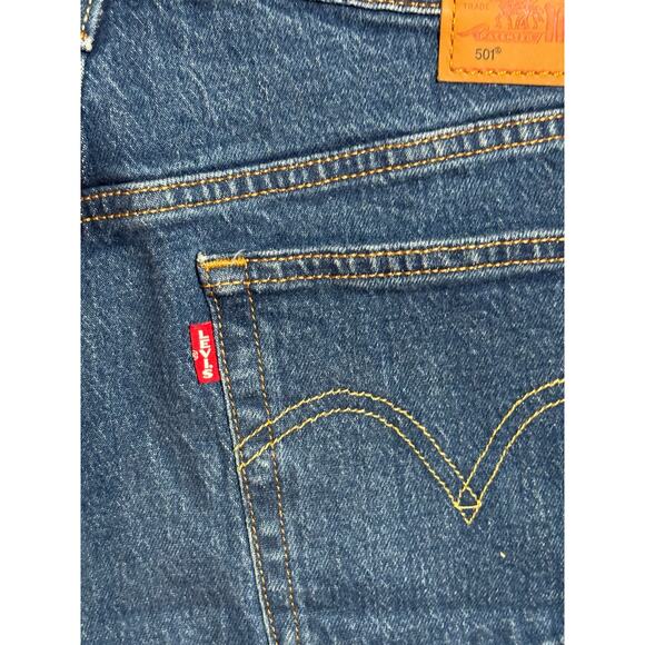 Levis Womens 501 Button Fly Medium Blue Raw Hem Mid Denim Jean Shorts Size 30 - Picture 3 of 8